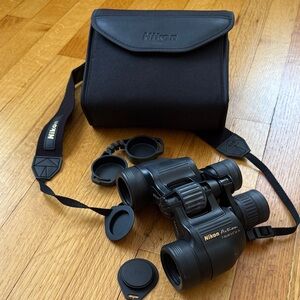 Nikon Action 7-15 x 35 5.5 Degrees at 7x Binoculars with Strap, Lens Caps & Case